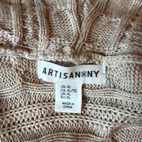 Women's Cream Knit Sleeveless Cardigan - Picture 4 of 4